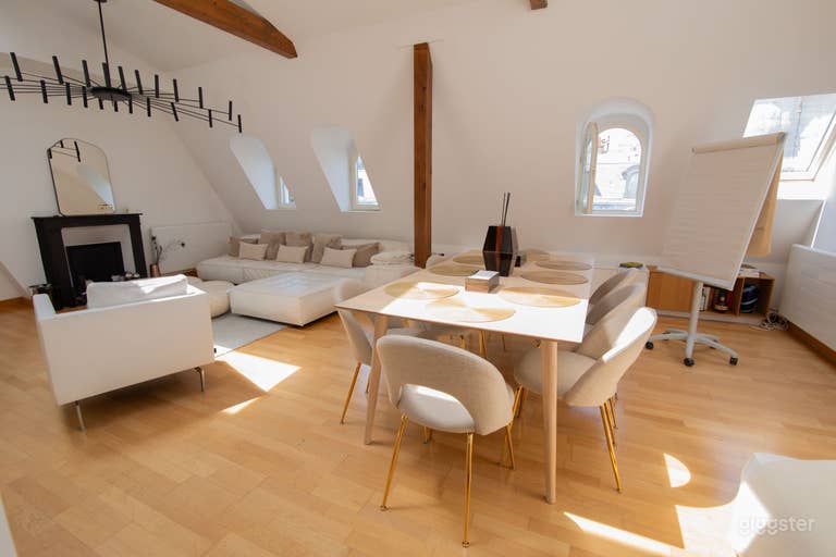  Appartement sous puit de lumière Triangle d'Or 