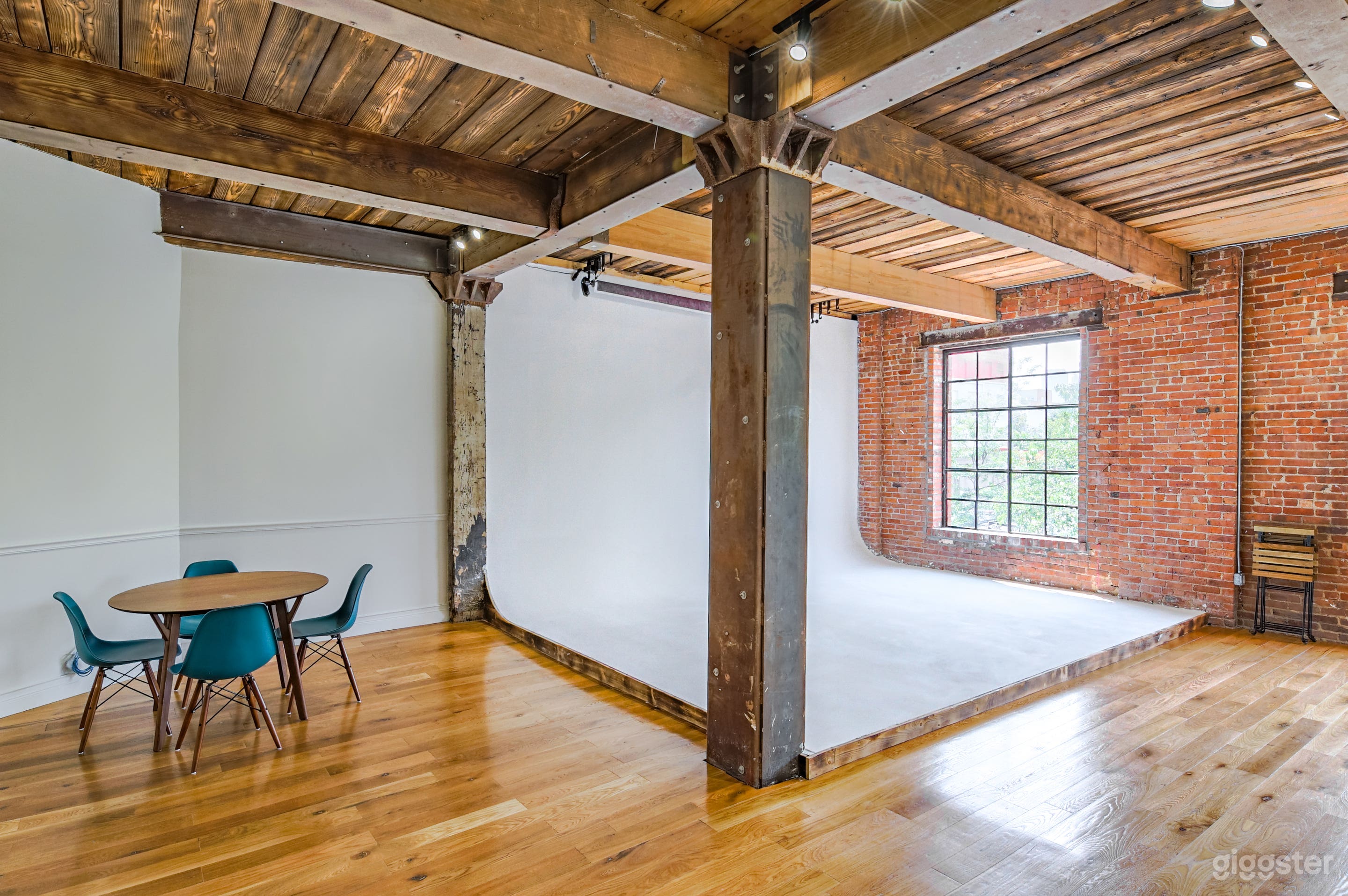 Classic Cyc Wall-  Historic Brick Studio  Photo 2