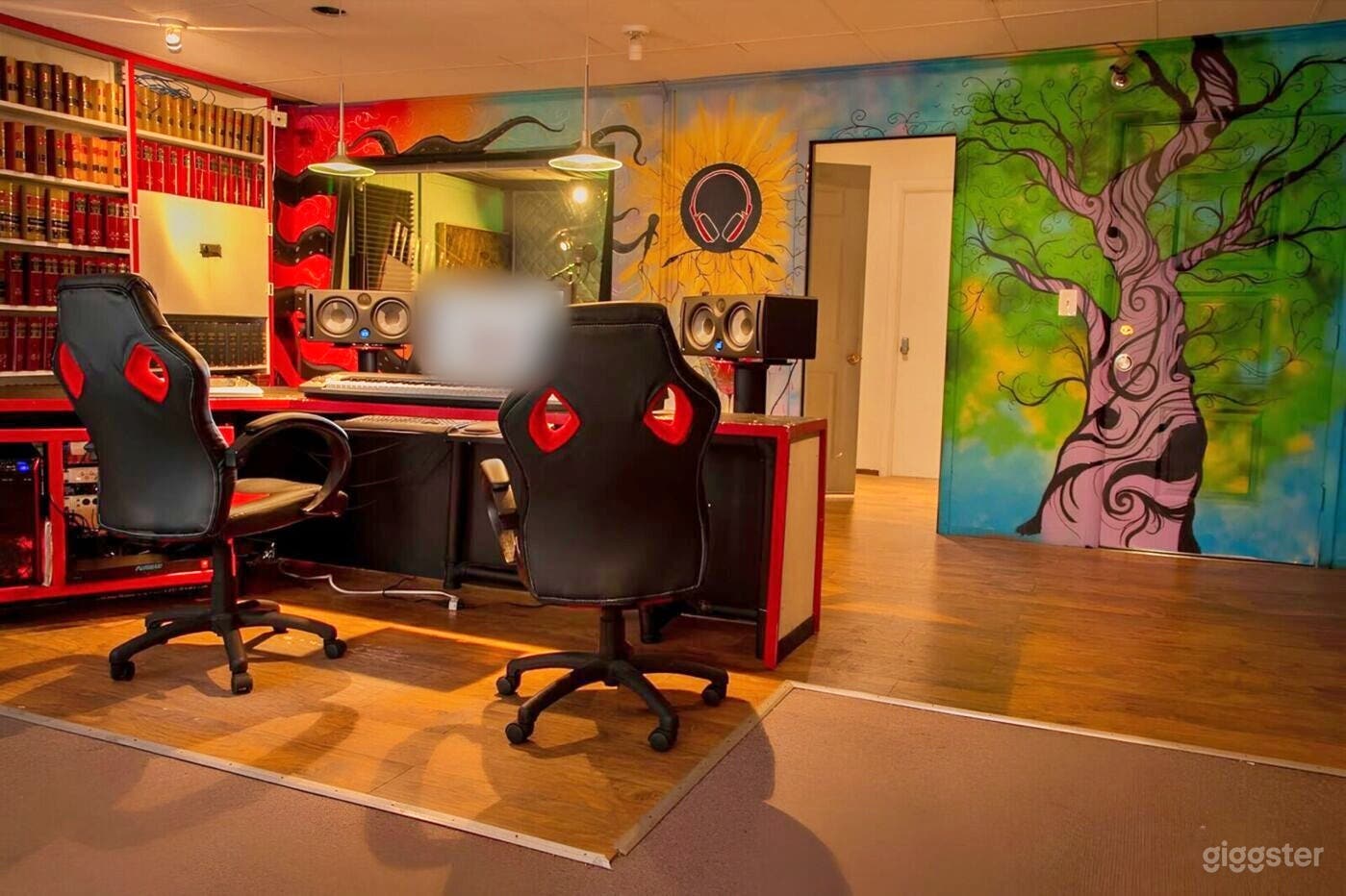 SpectraVibe Studio B Photo 2