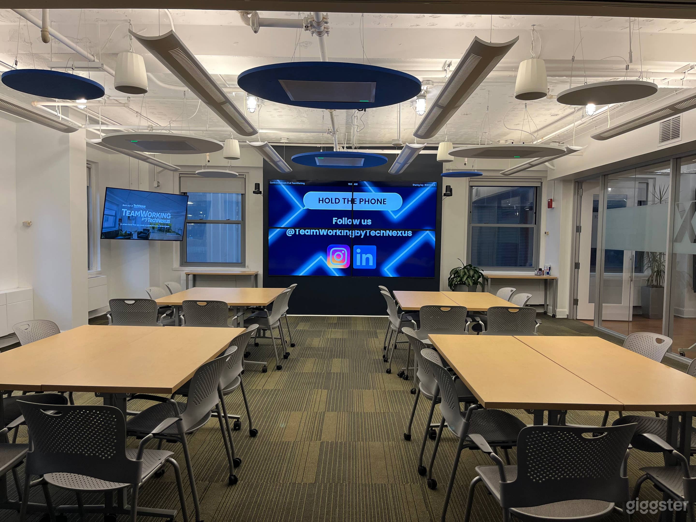 Tech Enabled Meeting Room w/ City View (Conf CD) Photo 1