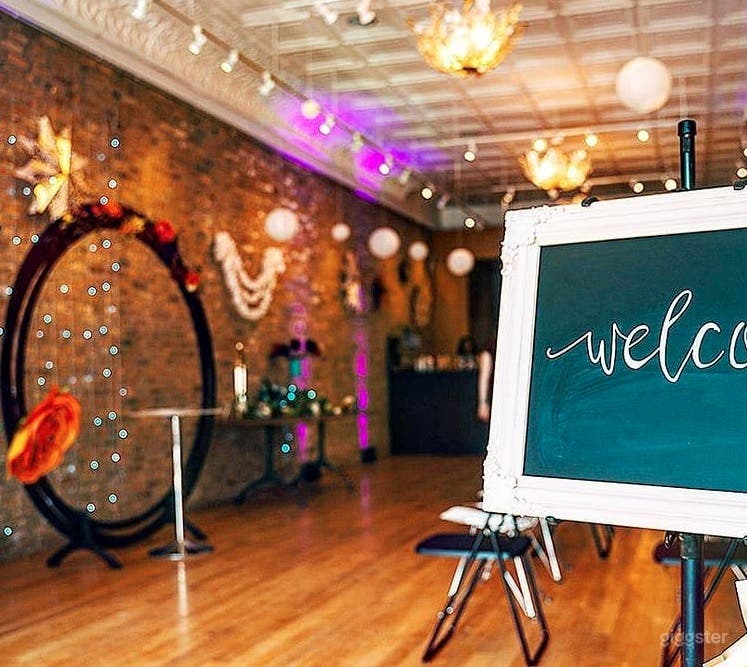 The Long Hall Chicago Photo 4