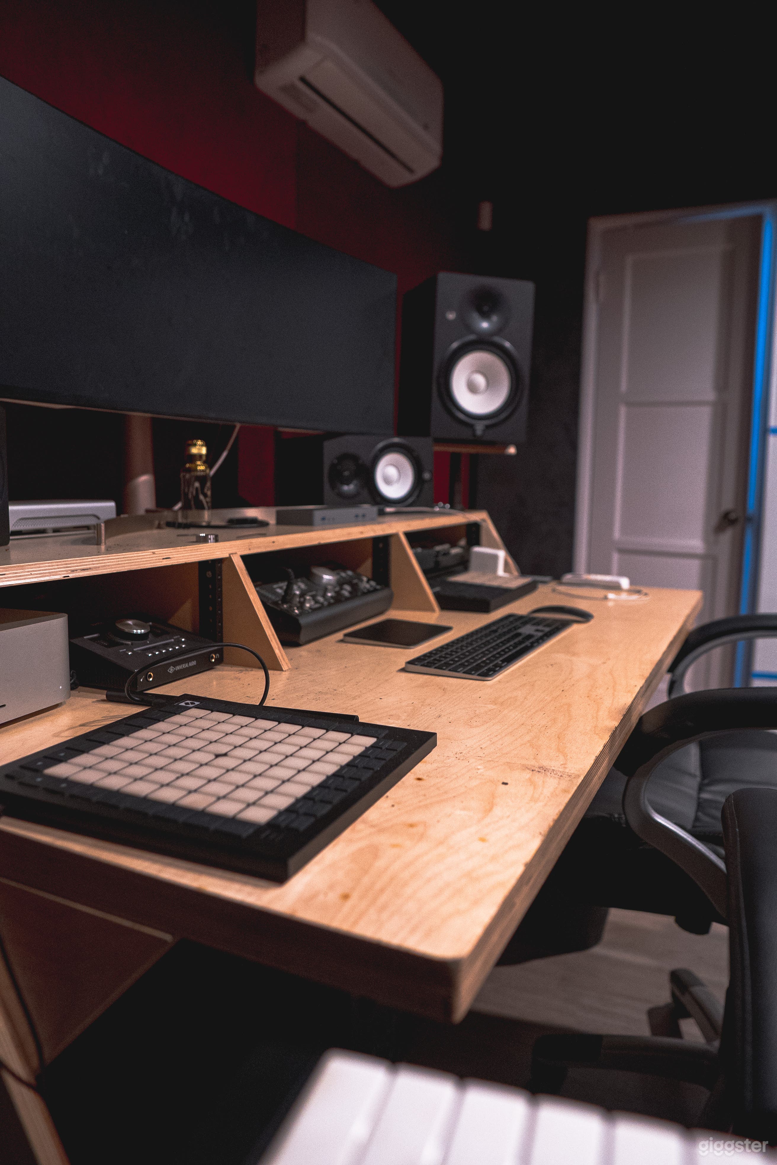 Music Recording Studio in Universal Studios Photo 4