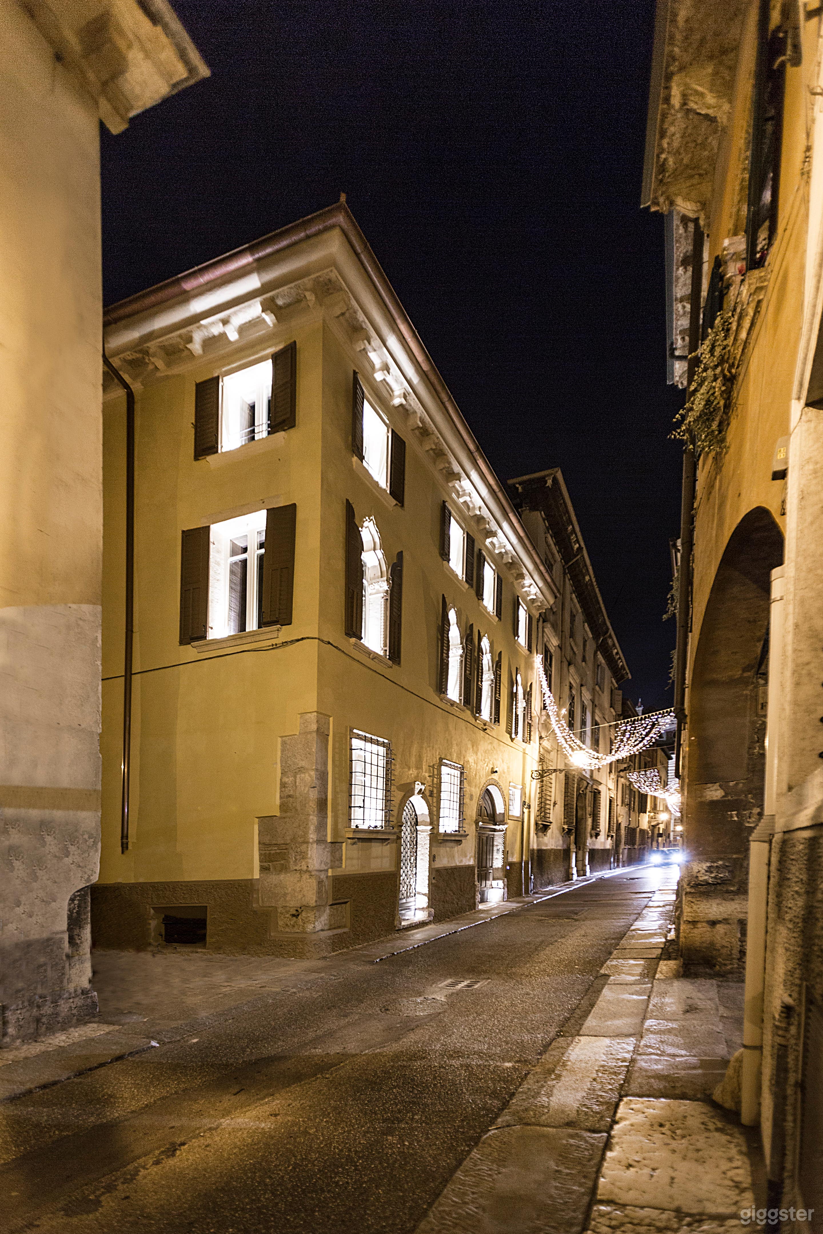 Foto di Palazzo del XIII secolo con arredamento di design contemporaneo 1