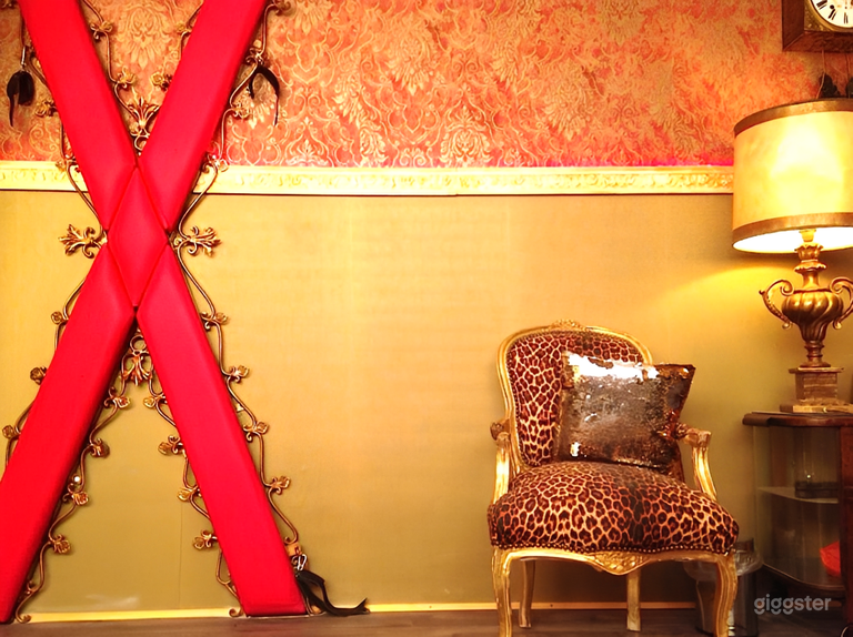  Vintage Gothic Lounge 