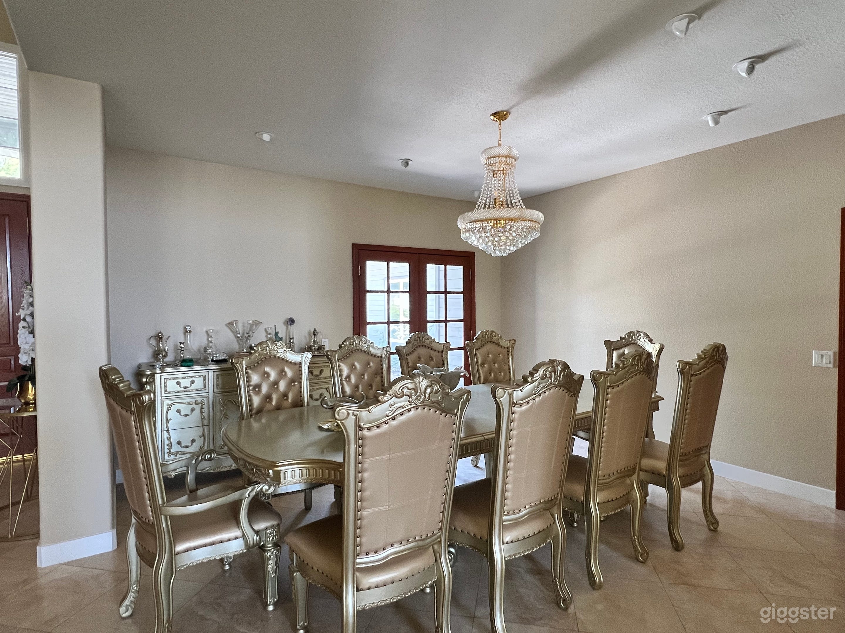 House with view Photo 2