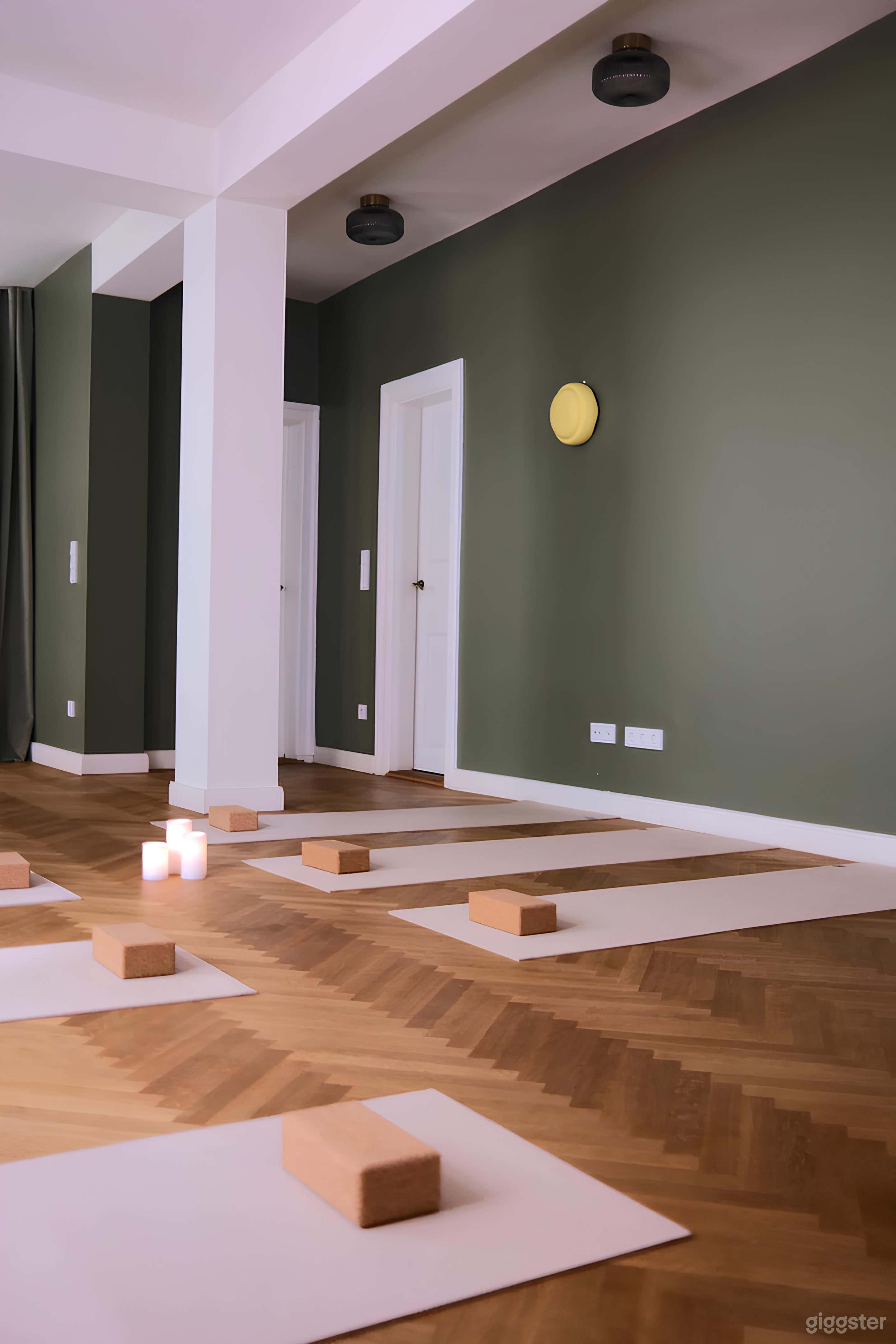LICHTDURCHFLUTETES BOUTIQUE PILATES STUDIO Foto 3