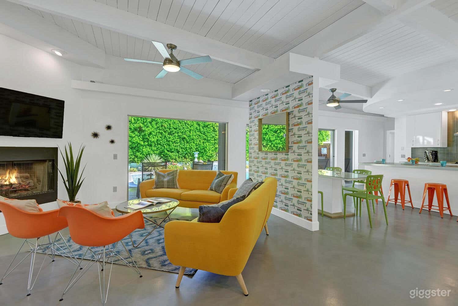 Dazzling Butterfly Alexander Home! Photo 3