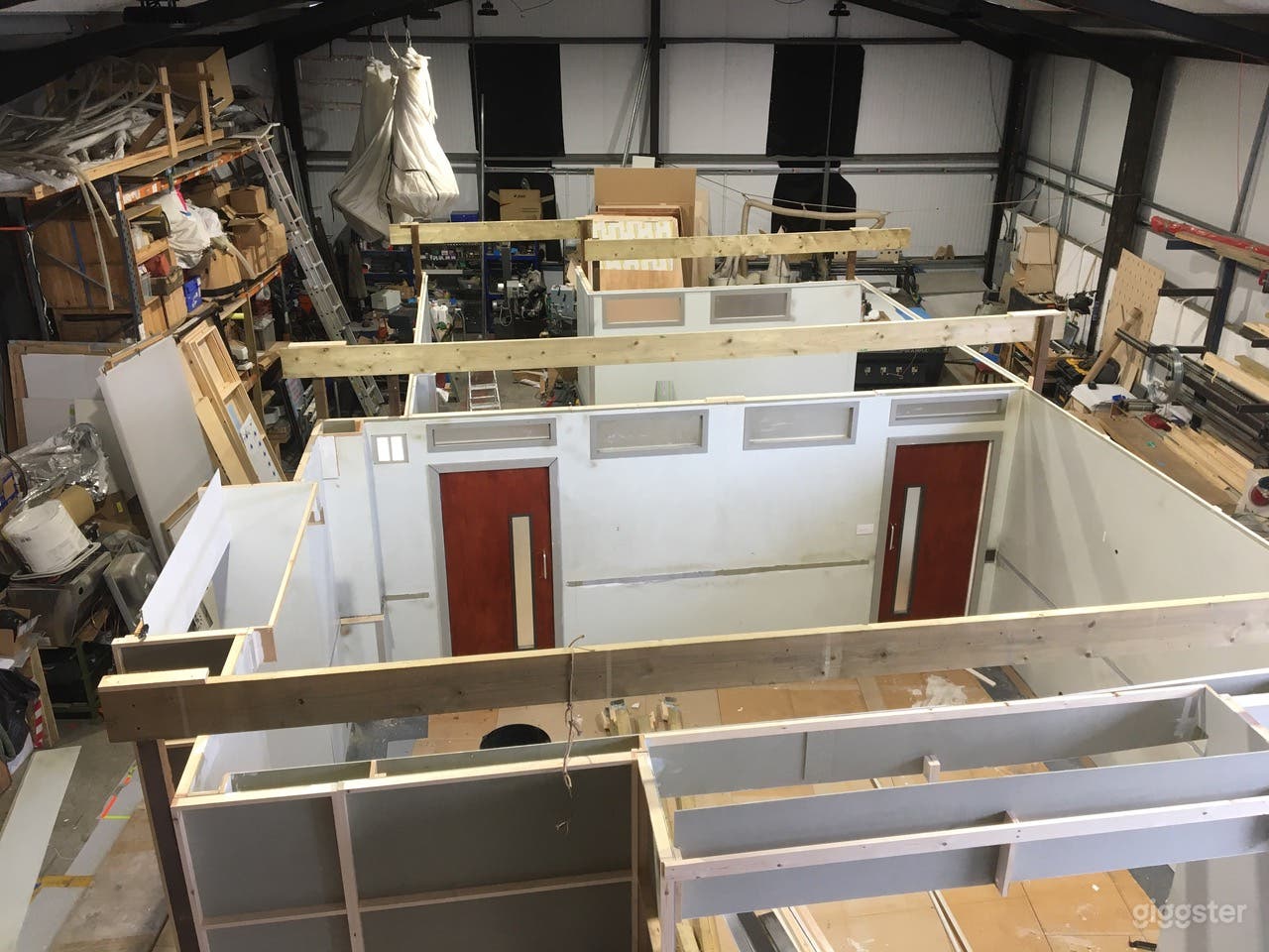 Top view of a set in the workshop location 