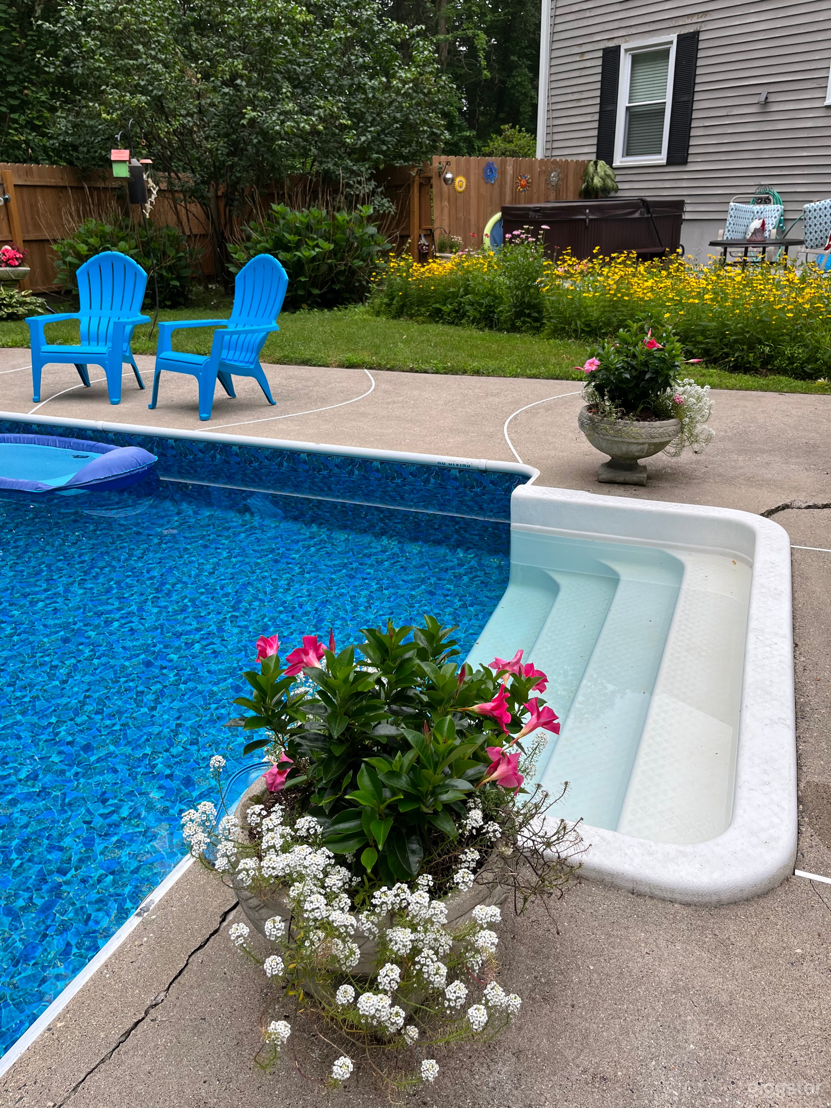 Secluded Colonial Home with Pool  Photo 1