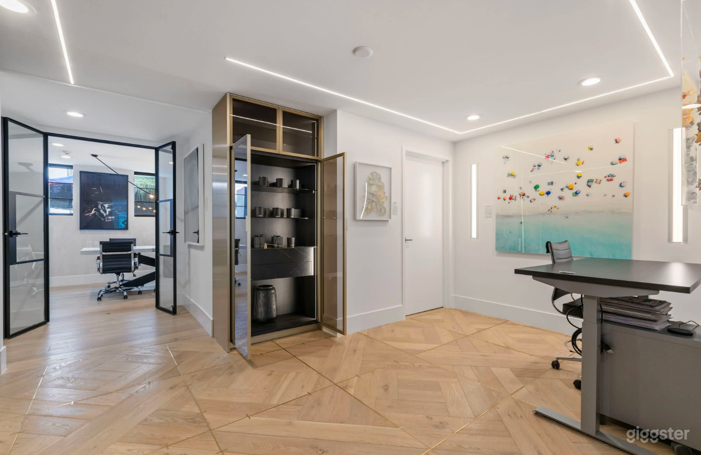 Designer Showroom in Newport Beach Photo 3