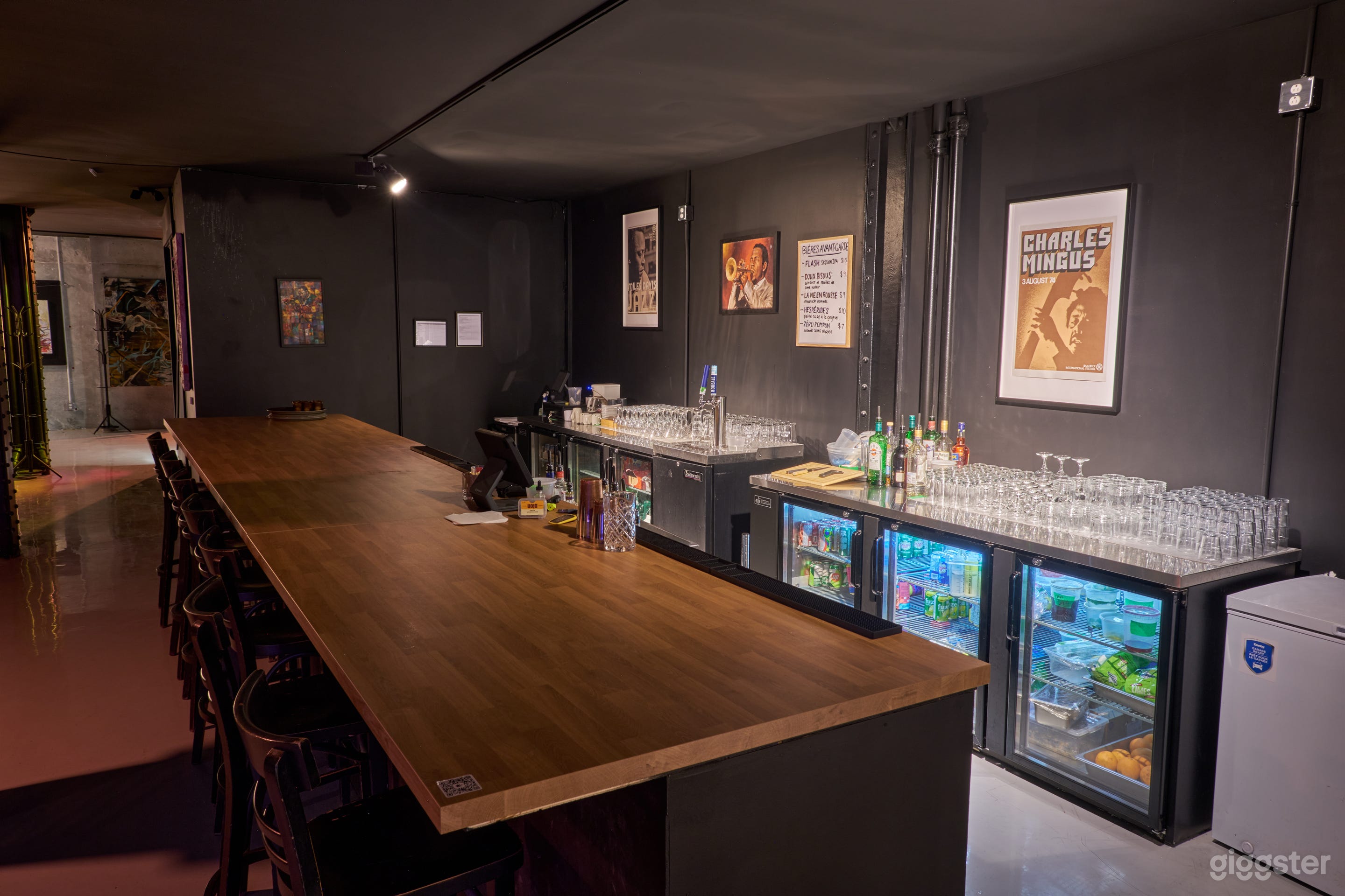 Industrial Jazz Club/Cabaret with Bar, Restaurant & Stage Photo 4