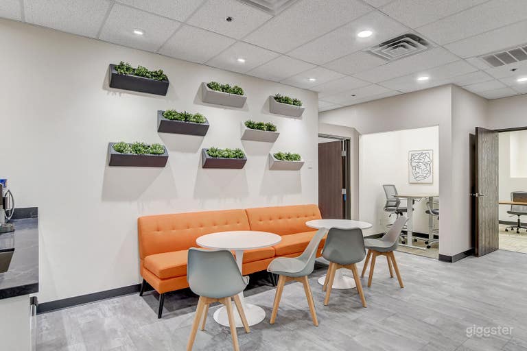  The Boardroom (up to 10) Las Vegas near Airport/Strip 