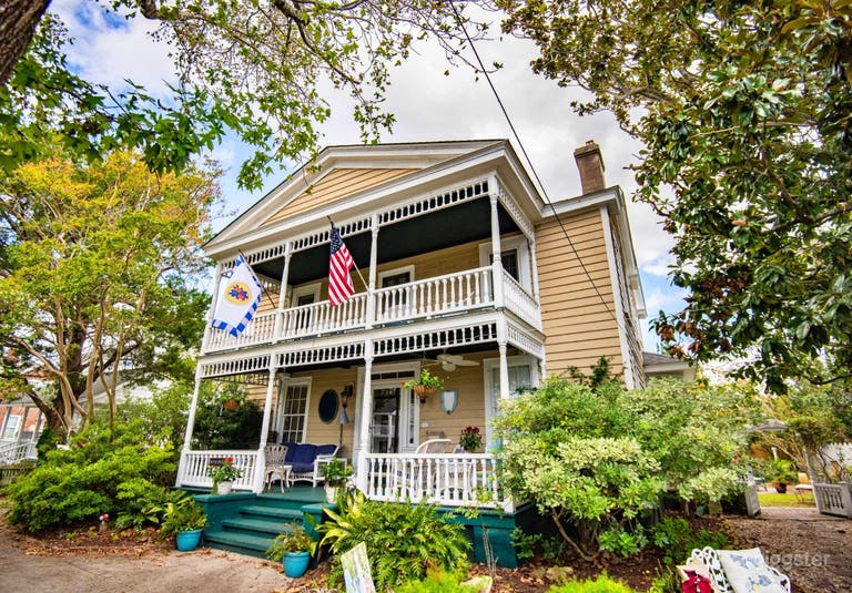  Historic Hotel with Picturesque Backdrops 