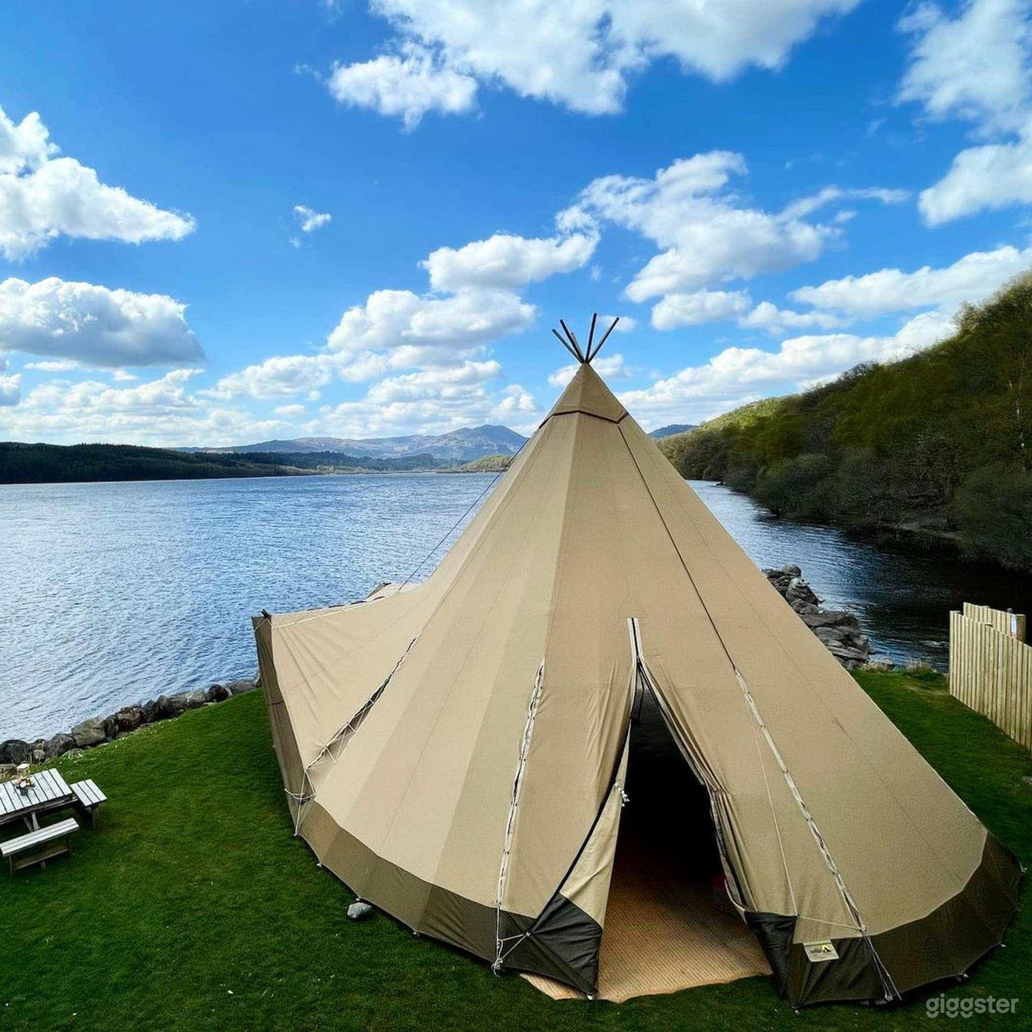 Refreshing Outside Lawn for Weddings Photo 2