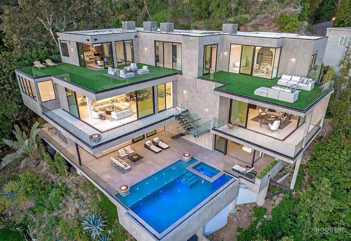 Beverly Hills Luxury Modern Mansion  Photo 1