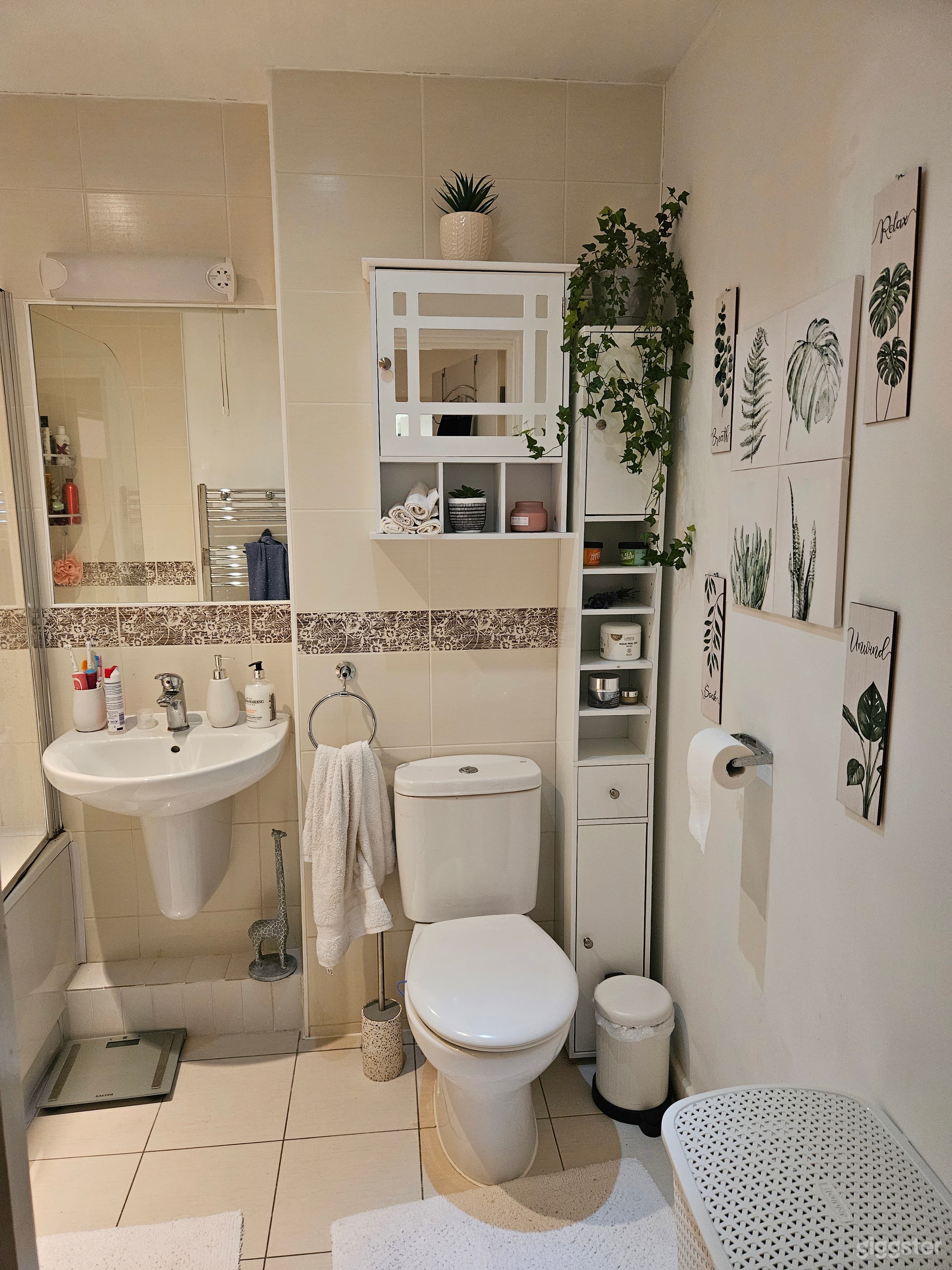 Bohemian 2 Bedrooms Ground Floor Flat Photo 3