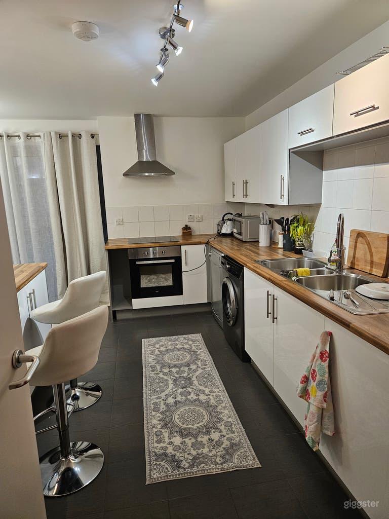  Bohemian 2 Bedrooms Ground Floor Flat 