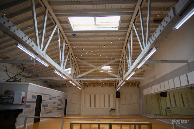  Industrial Studio with Kitchenette and Lounge Area 