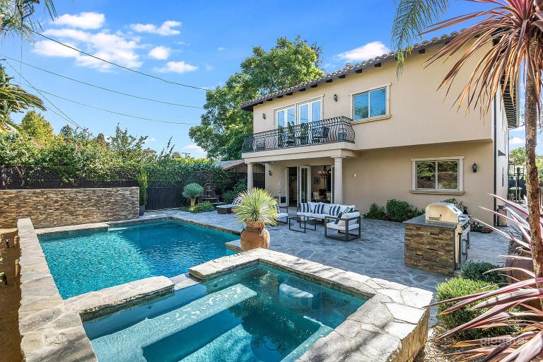  OTSEGO SPANISH MODERN OASIS/ POOL/PALM LINED YARD 