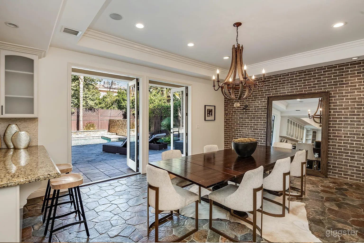 OTSEGO SPANISH MODERN OASIS/ POOL/PALM LINED YARD Photo 3