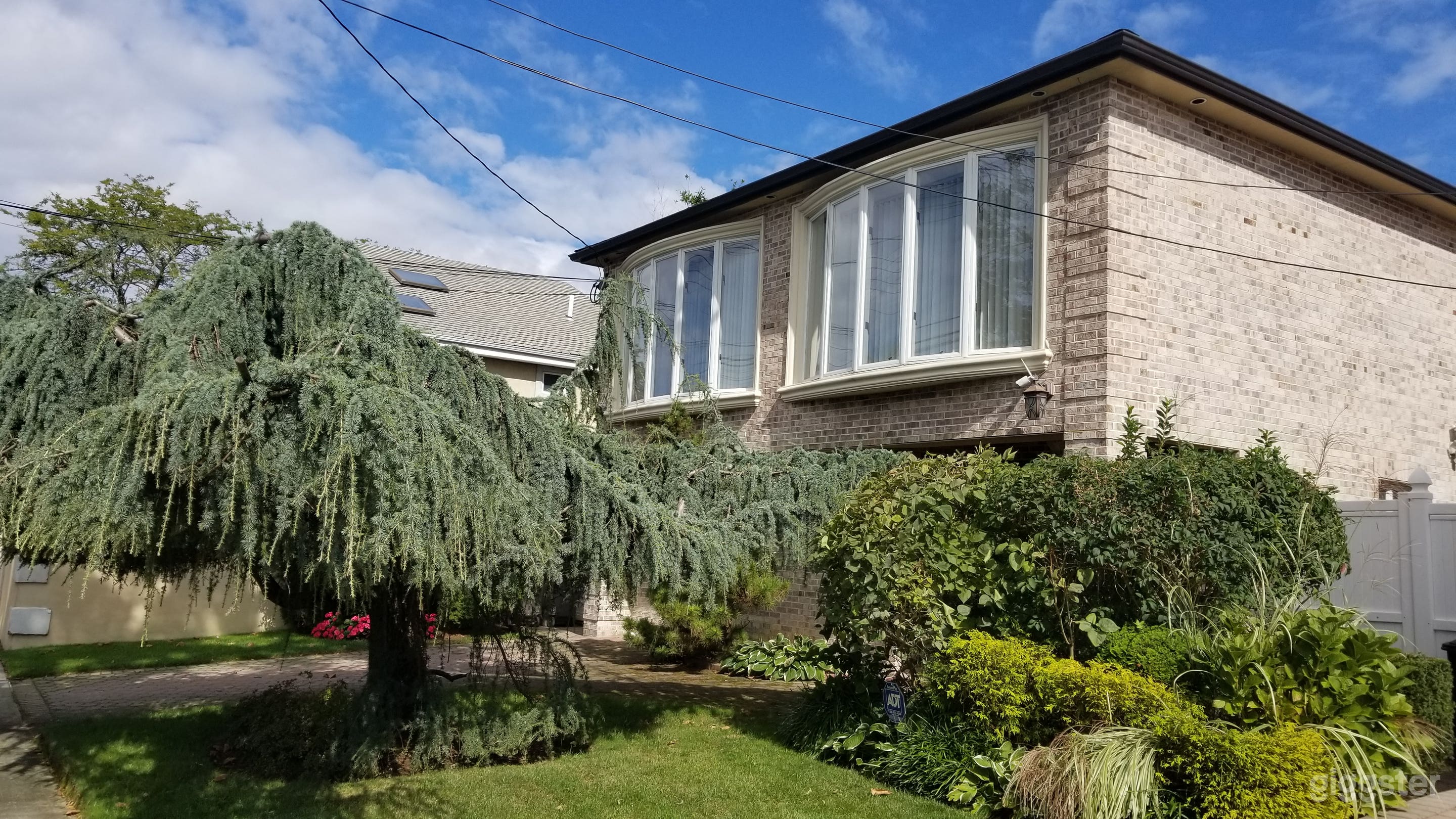 OASIS IN NYC w/pool, sauna &amp; Jacuzzi Photo 2