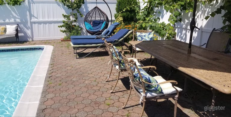  OASIS IN NYC w/pool, sauna & Jacuzzi 