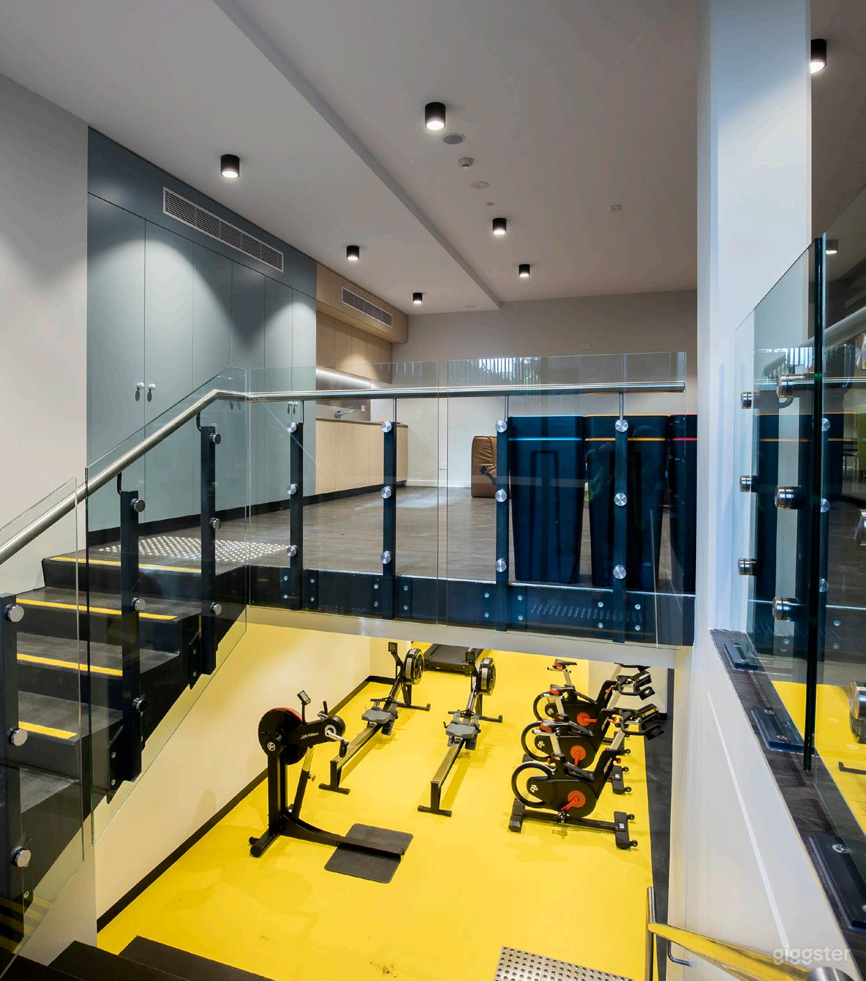 Gym &amp; Fitness Facility for Sport Enthusiasts Photo 2