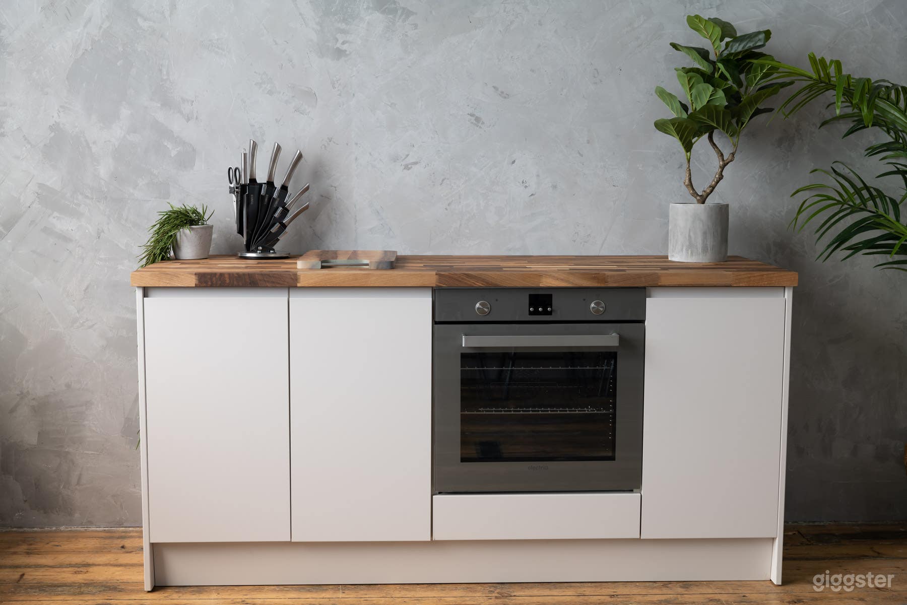 Warehouse Kitchen &amp; Cove Photo 4