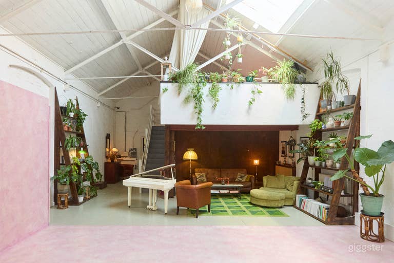  Greenhouse Homely Location filled with Plants 