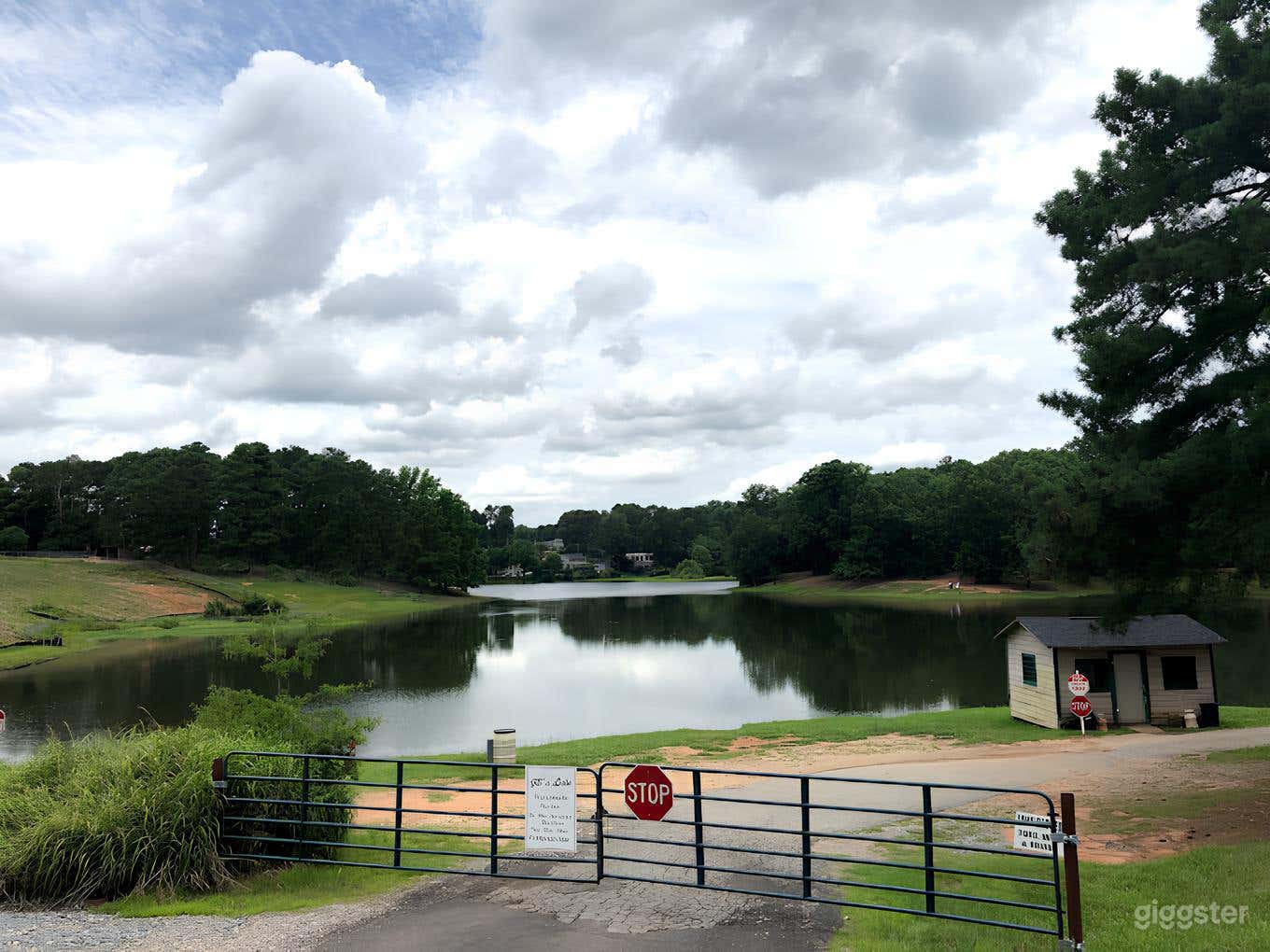 108 Acre Lake for Filming and Photoshoots Photo 3