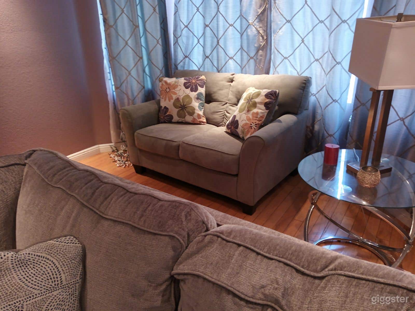 Luxurious Condo With Glam Decor Photo 3