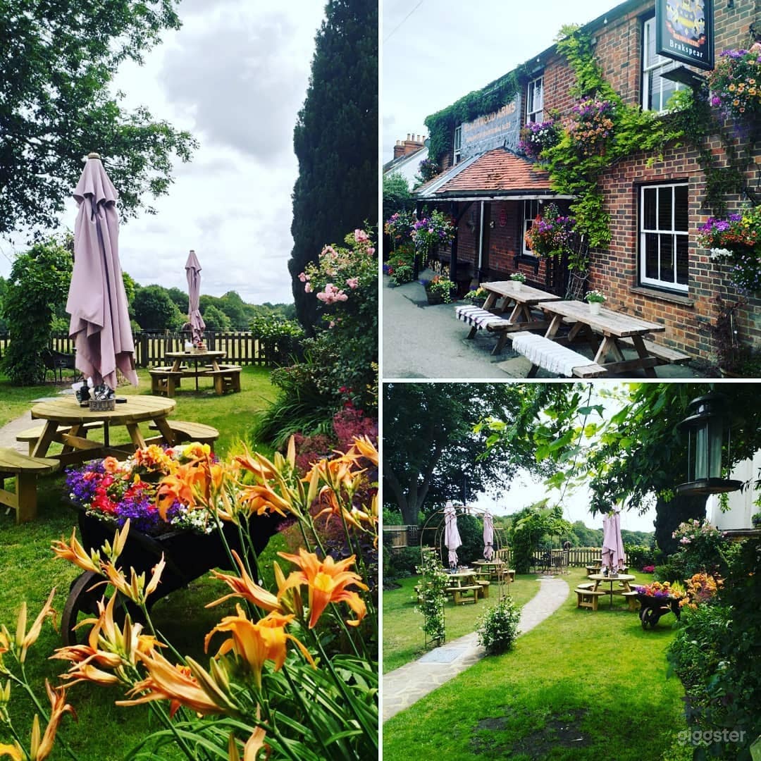 Quintessential English Country pub/Inn Photo 2