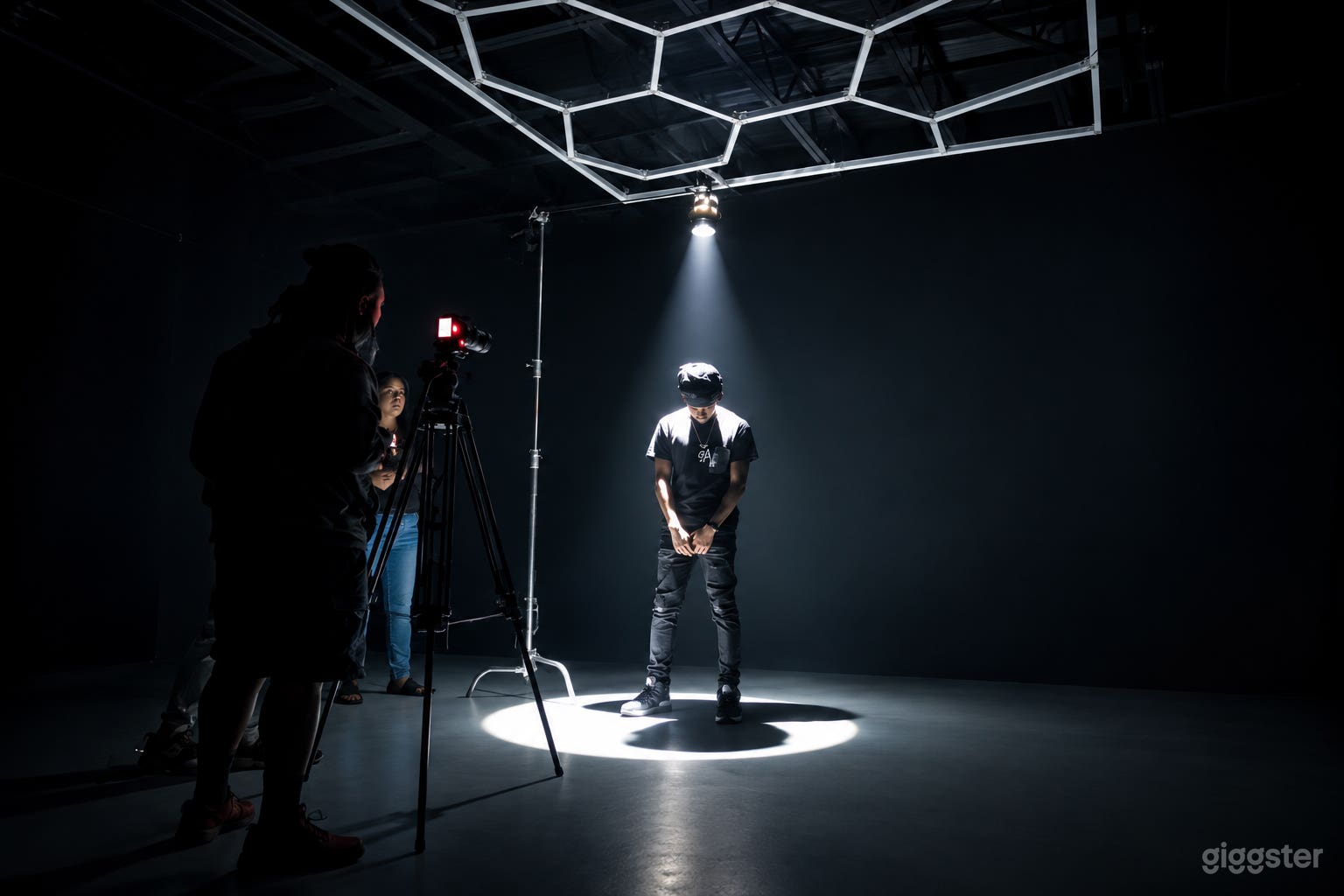 Professional Cyclorama Photo & Video Studio with Green Room Photo 4