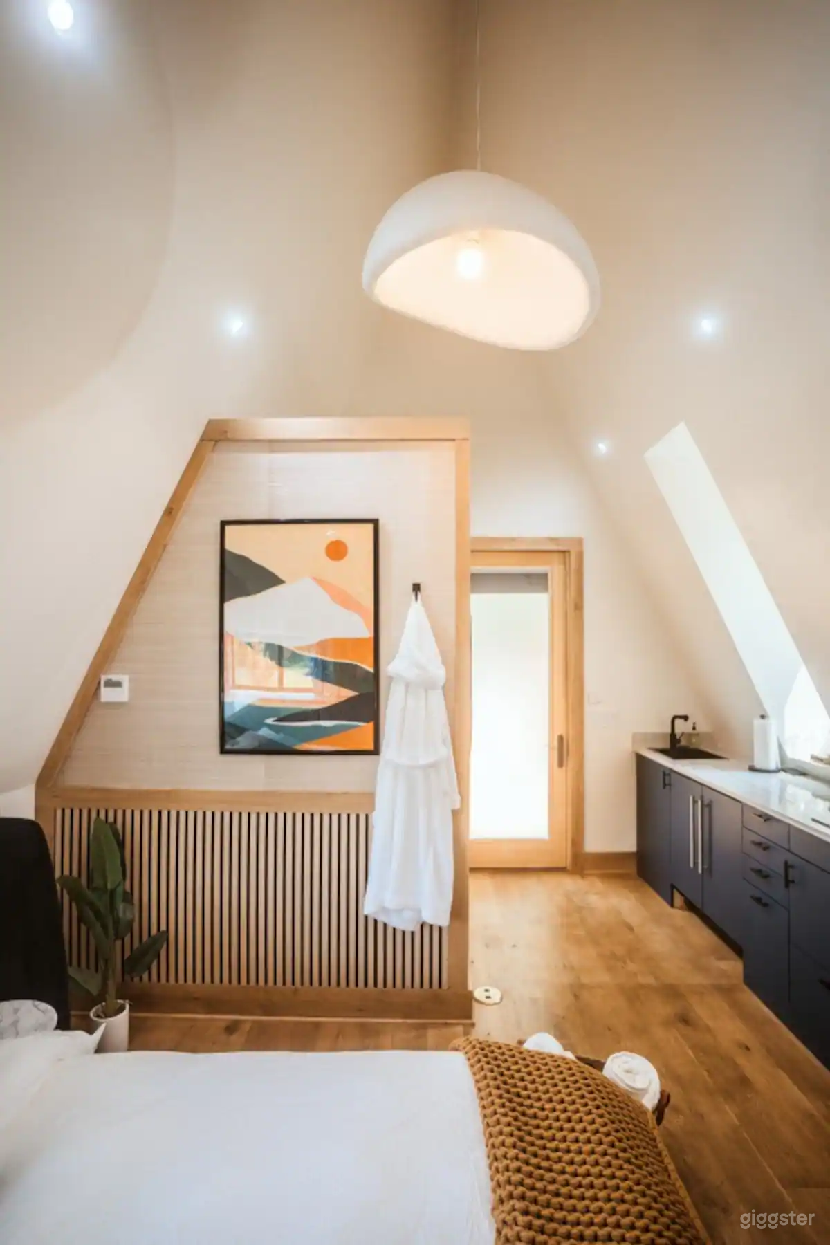 Unique Treehouse Filming Location: NY's Premier Treehouse Resort &amp; Spa Photo 2