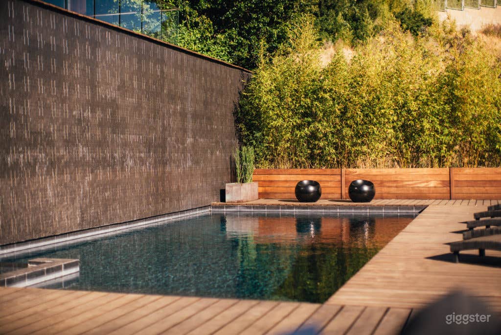 Modern Villa with Views. Photo 2