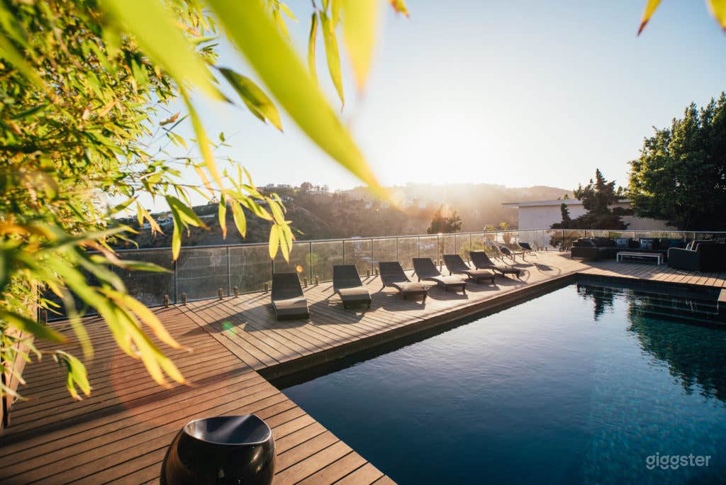 Modern Villa with Views. Photo 3