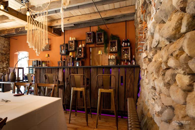  Unique event barn / bar with character 