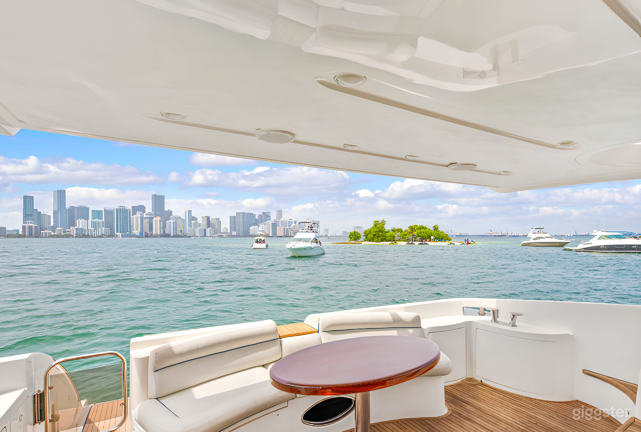 Azimut 65” Yacht Photo 4