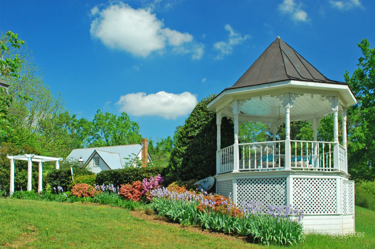 Magical Picturesque Gazebo Photo 1