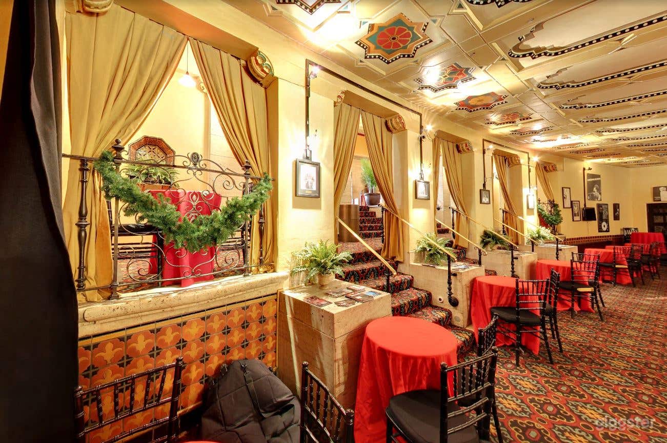 COMPACT, EASYGOING JAZZ CAFE Photo 3