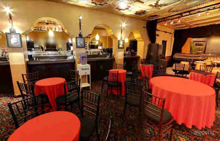  COMPACT, EASYGOING JAZZ CAFE 