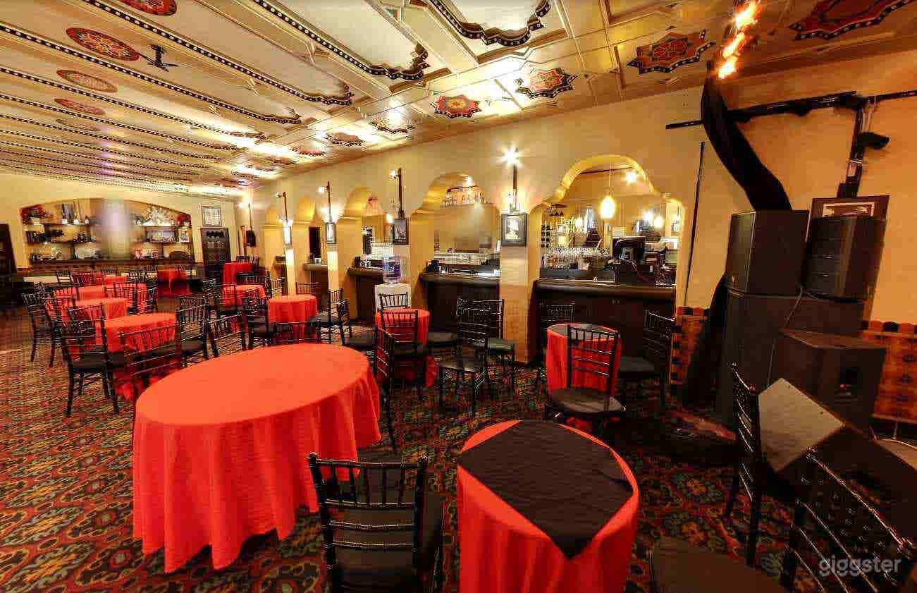 COMPACT, EASYGOING JAZZ CAFE Photo 2