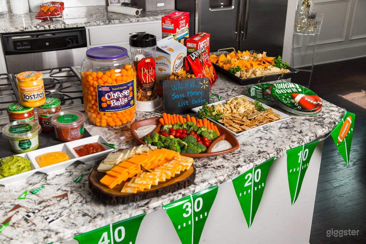 Naturally Lit Spacious Kitchen Fully Functioning  Photo 3