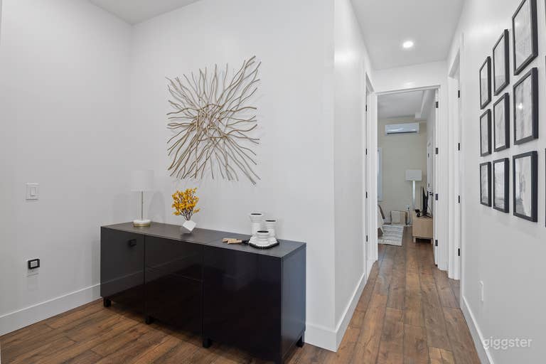  Sunny condo in the vibrant Bergen Lafayette 