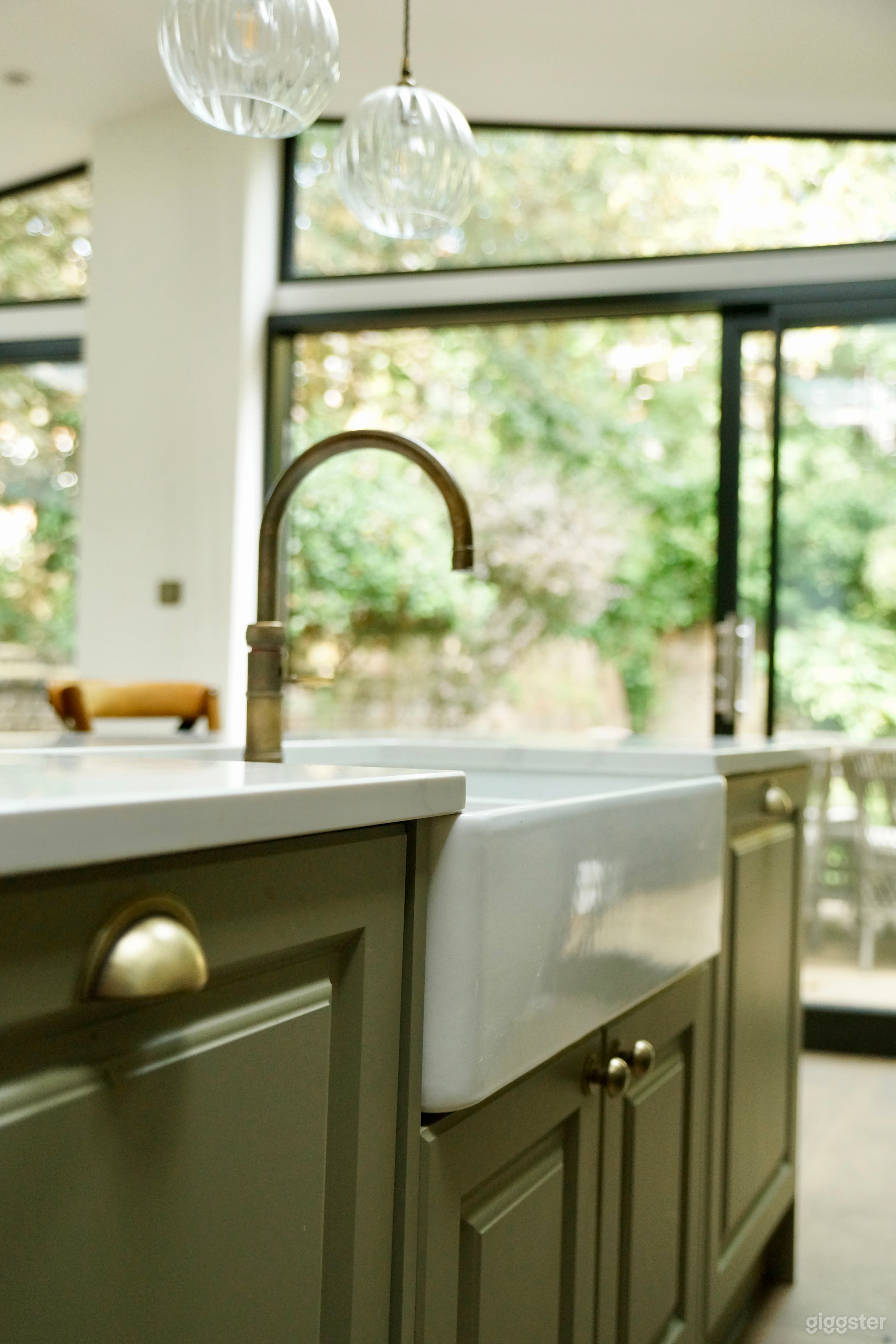 Beautiful Bright Flat in Primrose Hill Photo 4