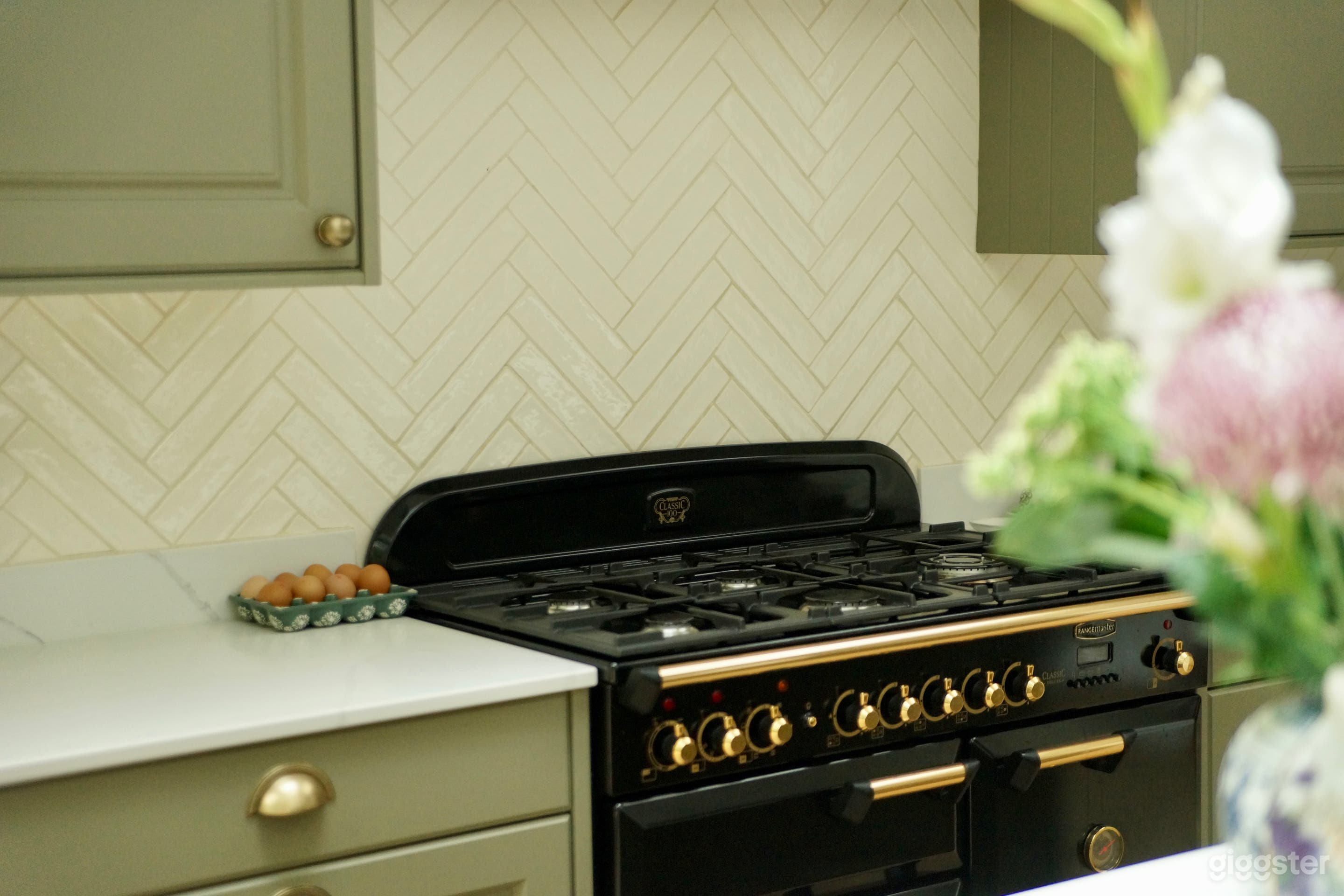 Beautiful Bright Flat in Primrose Hill Photo 3