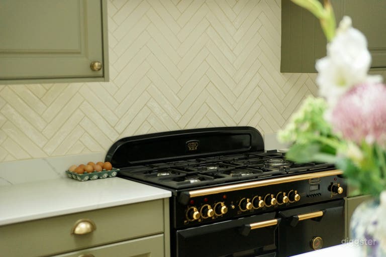  Beautiful Bright Flat in Primrose Hill 