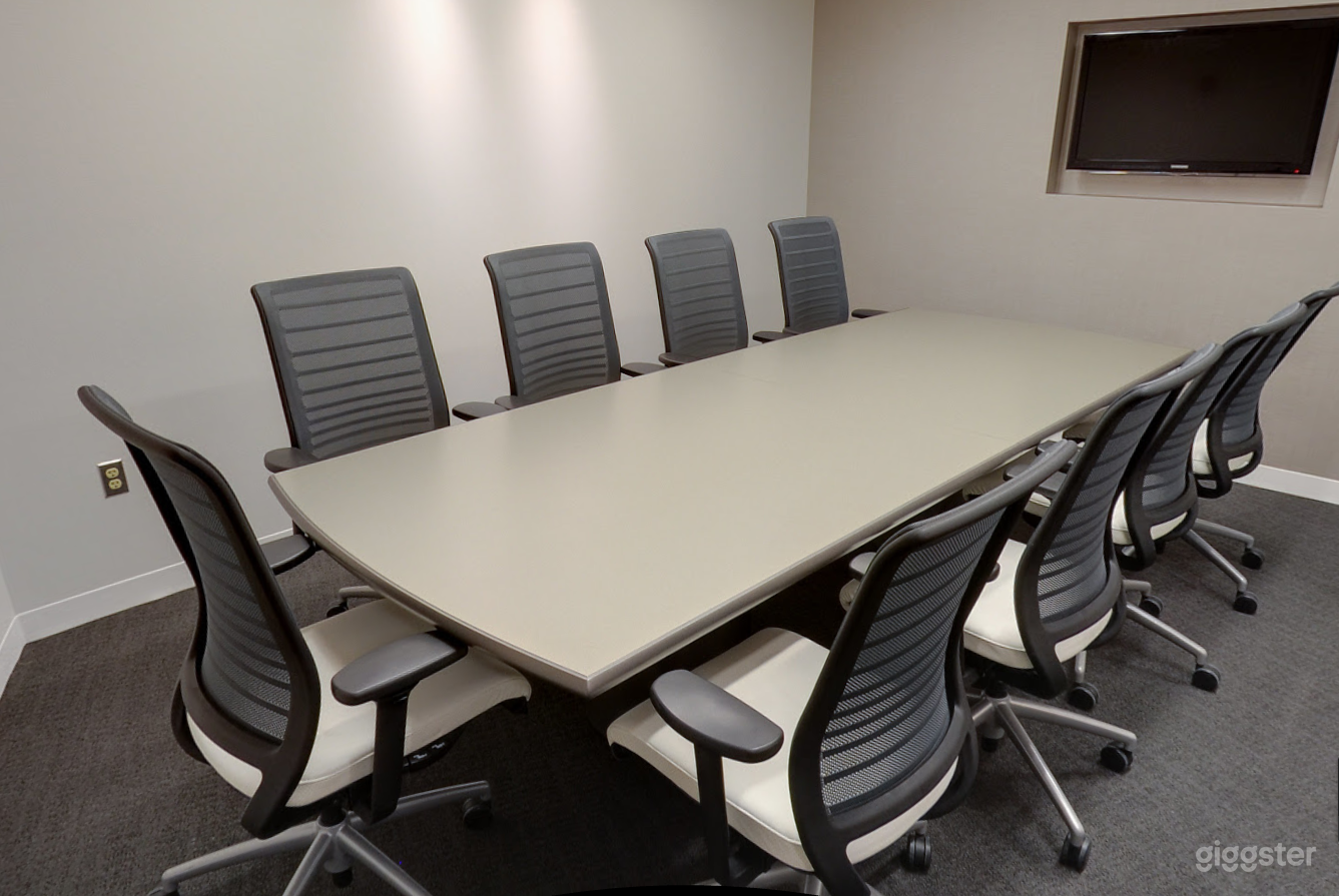 Ultramodern Conference Room for 10 People   Photo 3