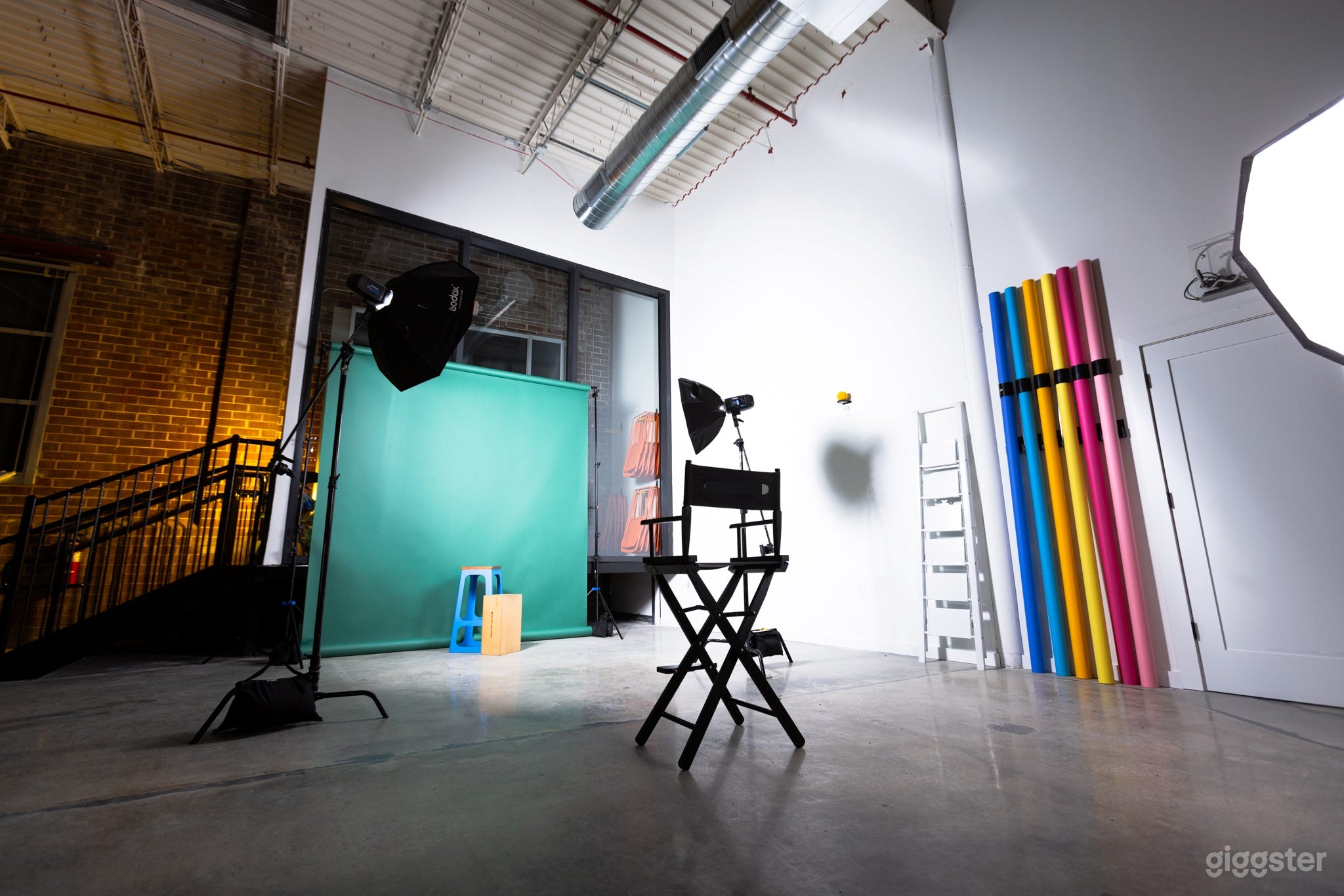 Studio B – Private Creative Studio with Premium Equipment Photo 1