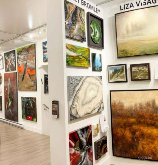 Astounding Art Gallery  Photo 3